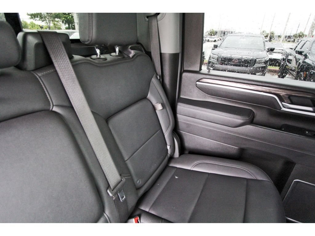 Used 2025 Chevrolet Silverado 2500 LTZ w/ LTZ Convenience Package AWD/4WD image 12