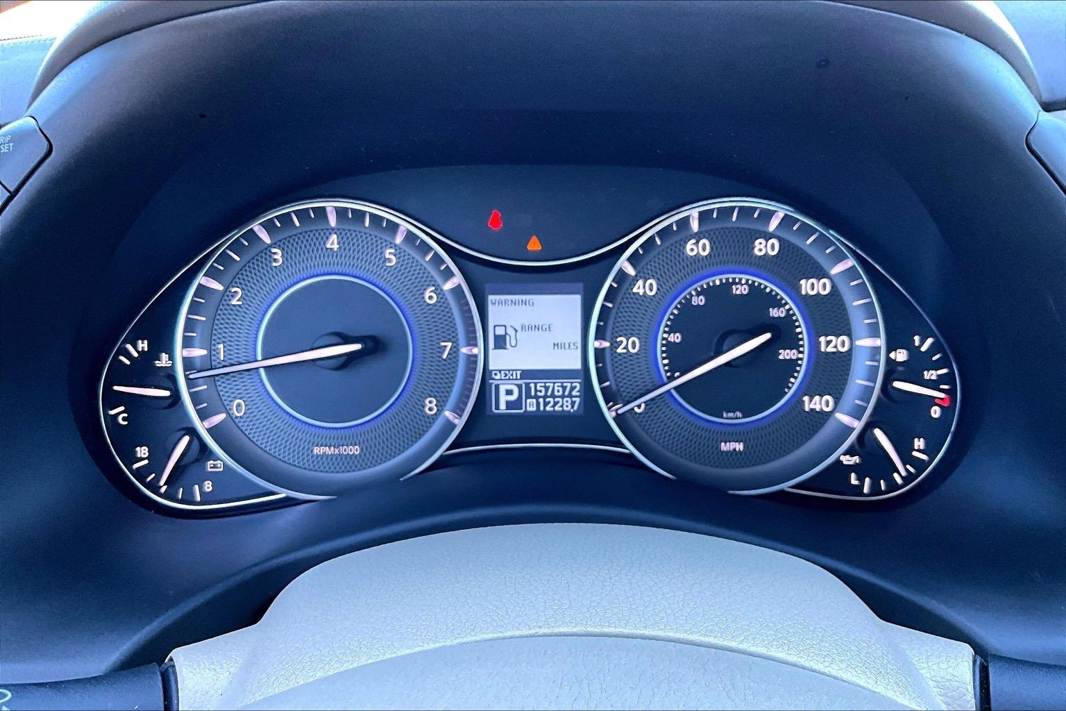 Used 2011 INFINITI QX56 4WD w/ Deluxe Touring Pkg image 21