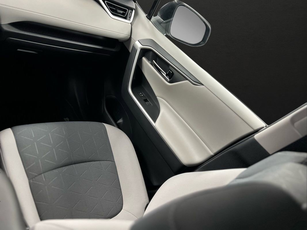 Used 2019 Toyota RAV4 XLE w/ All Weather Liner Package AWD/4WD image 19