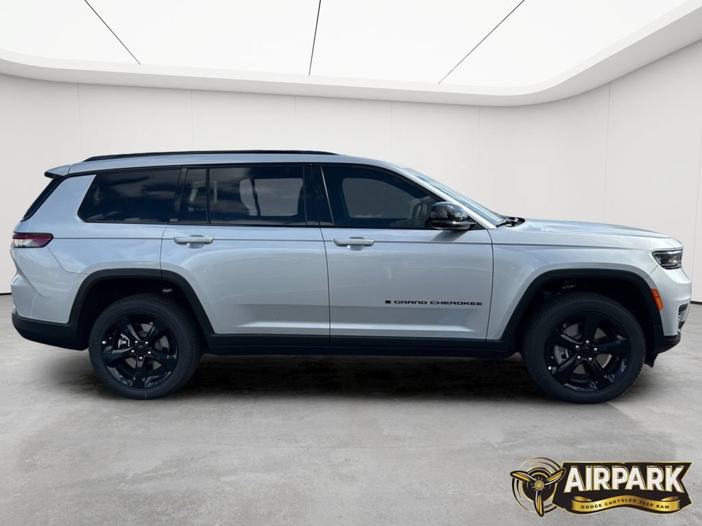 New 2025 Jeep Grand Cherokee L Altitude AWD/4WD image 3