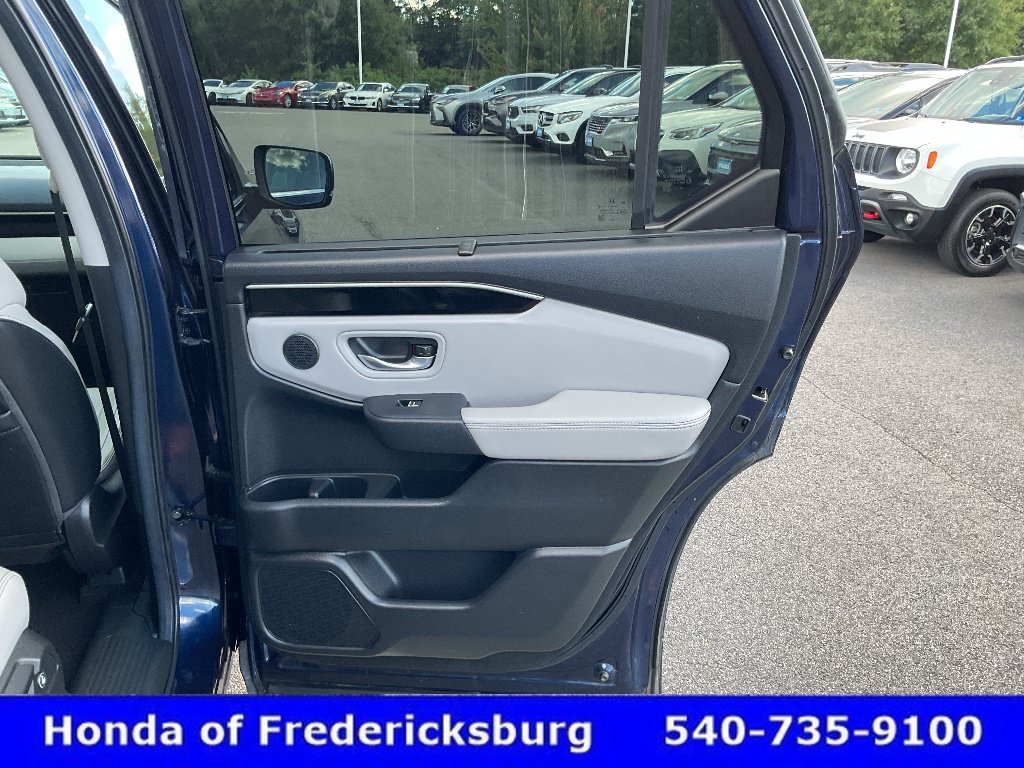 Certified 2025 Honda Pilot Touring image 14