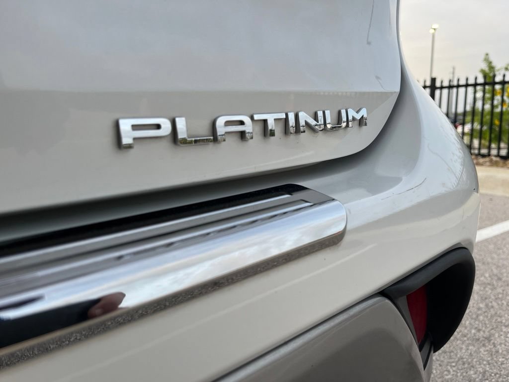 Used 2021 Toyota Highlander Platinum FWD image 9