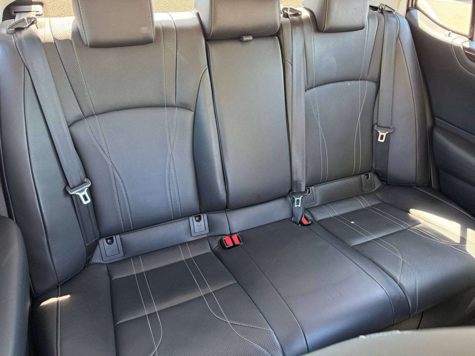 Used 2019 Lexus ES 300h w/ Luxury Package image 18