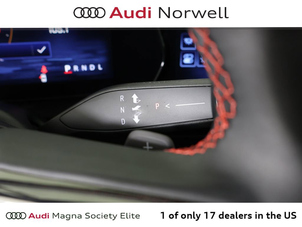 Used 2024 Chevrolet Traverse RS image 31