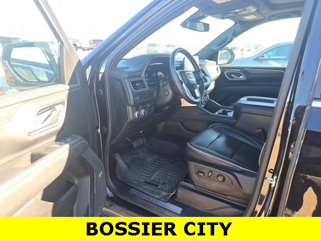 Used 2022 GMC Yukon XL SLT w/ SLT Premium Package image 7