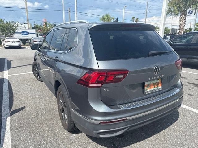 Certified 2023 Volkswagen Tiguan SE w/ Panoramic Sunroof Package FWD image 7