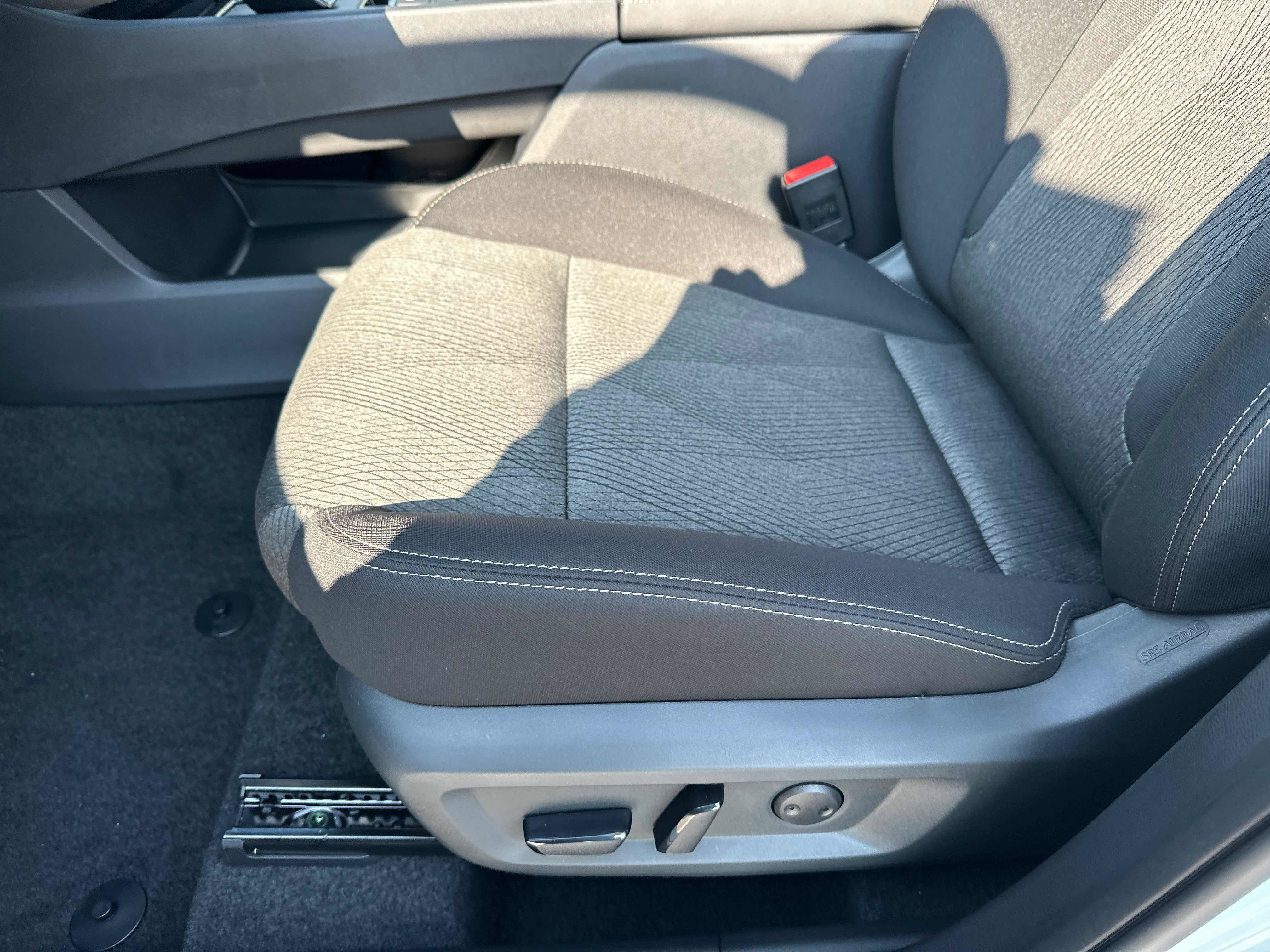 New 2026 Nissan Rogue SV w/ Cold Weather Package AWD/4WD image 25