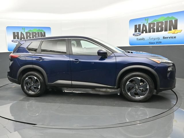 Used 2024 Nissan Rogue SV AWD/4WD image 7
