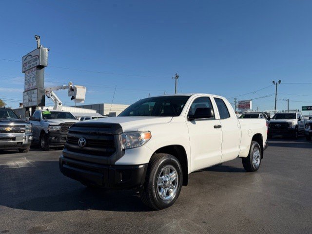 Used 2016 Toyota Tundra SR w/ Tow Package image 2