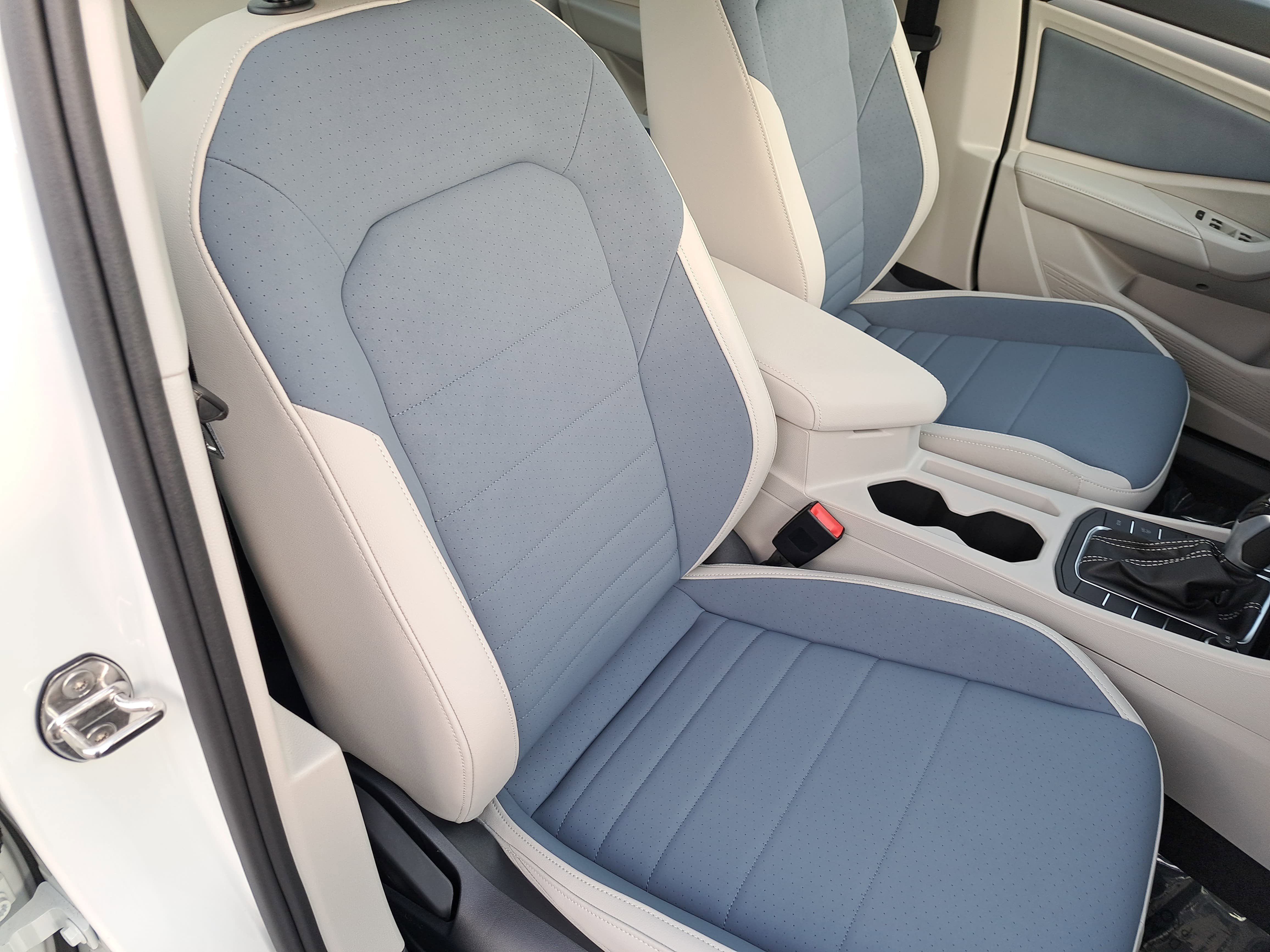 New 2026 Volkswagen Jetta SE FWD image 10