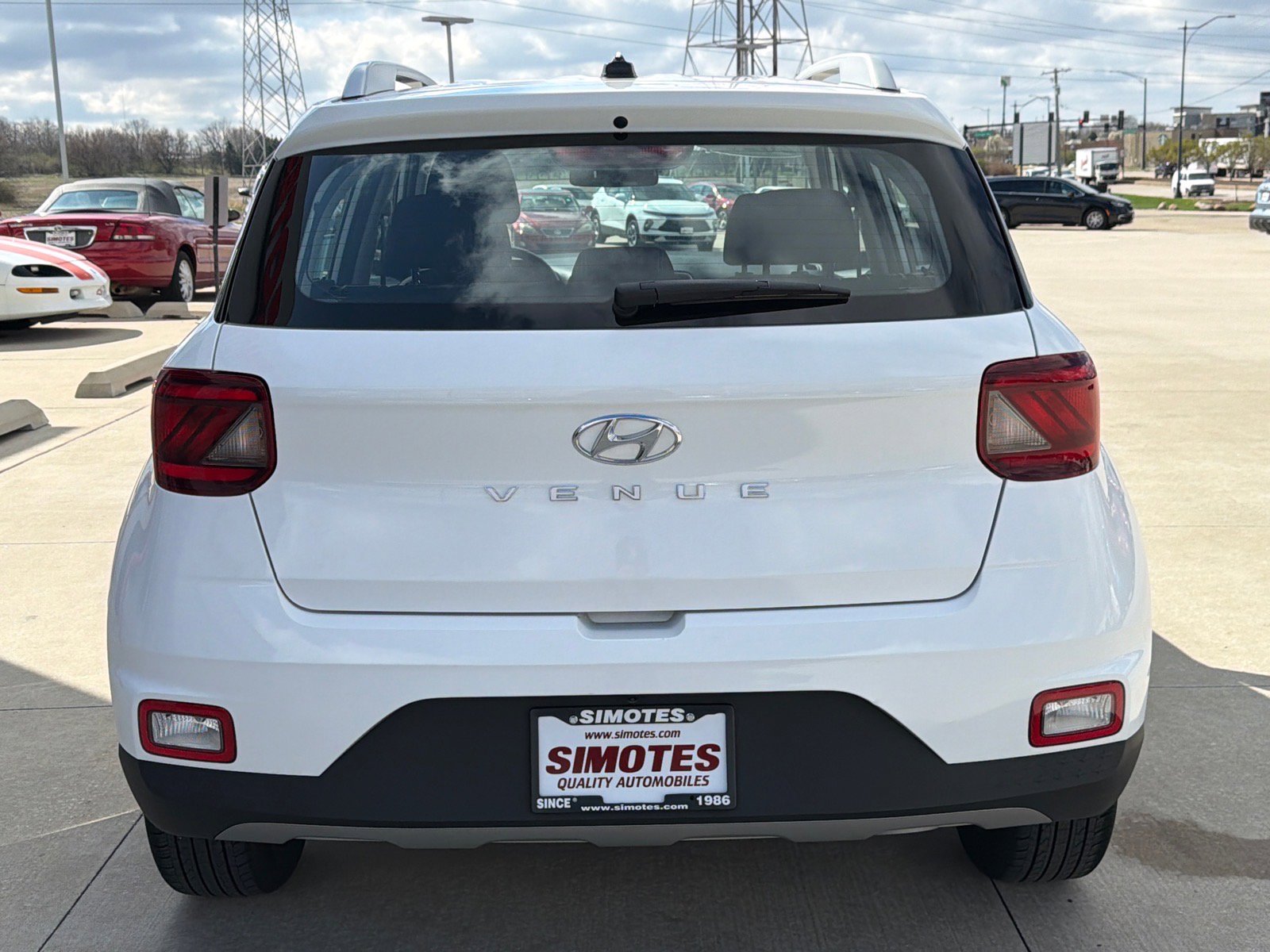 Used 2025 Hyundai Venue SEL image 8