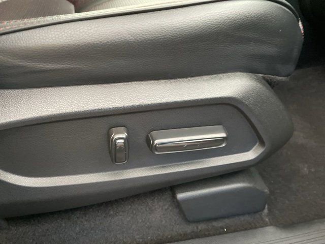 Used 2025 Honda Pilot Black Edition image 11