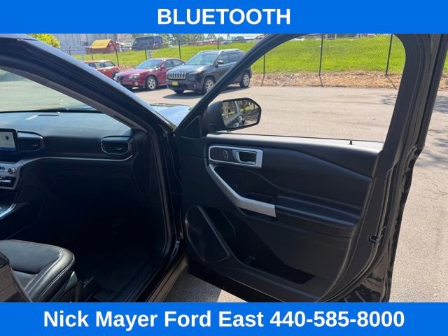 Used 2021 Ford Explorer XLT w/ Equipment Group 202A AWD/4WD image 26