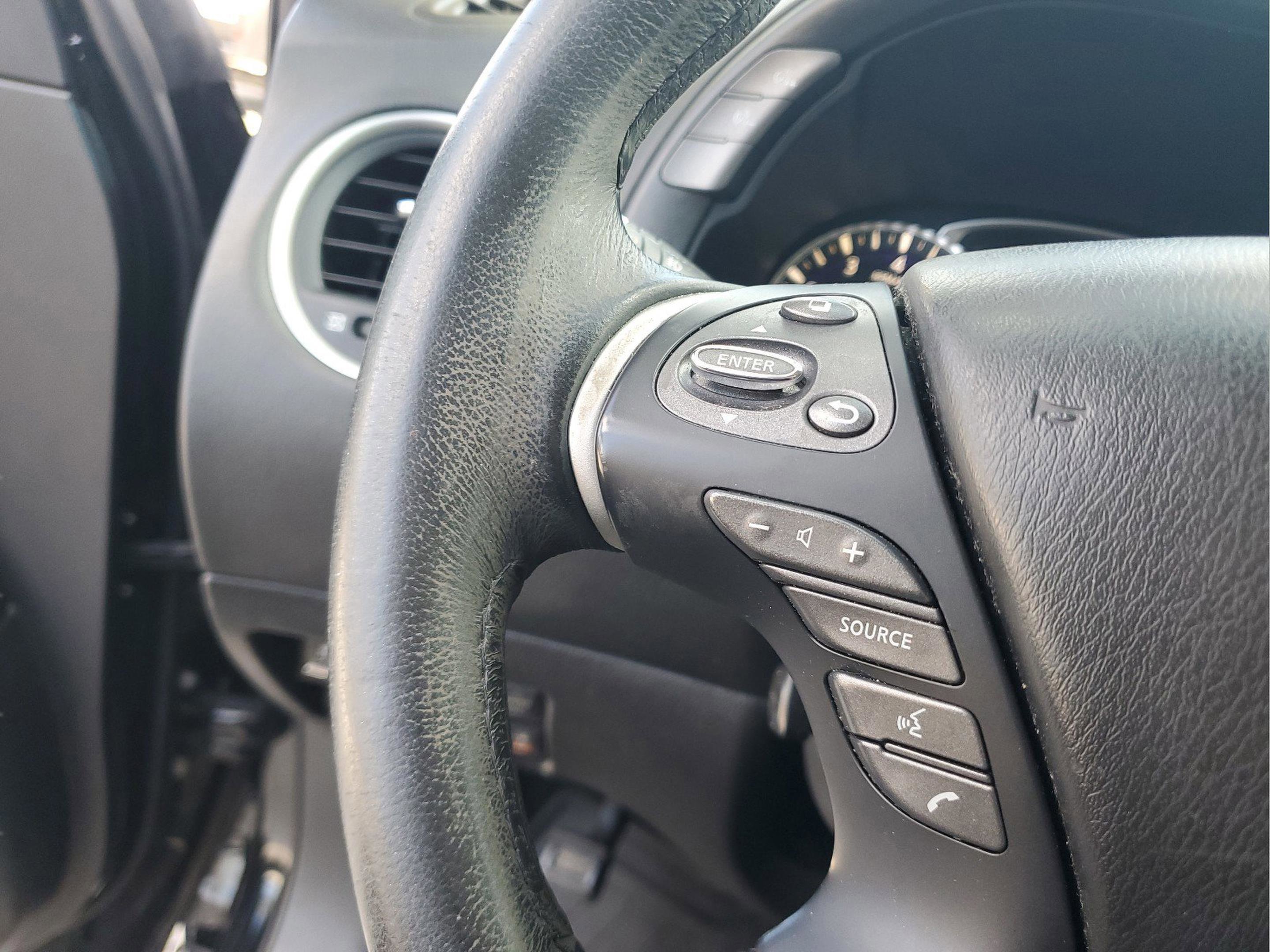 Used 2015 INFINITI QX60 FWD w/ Deluxe Touring Package image 26