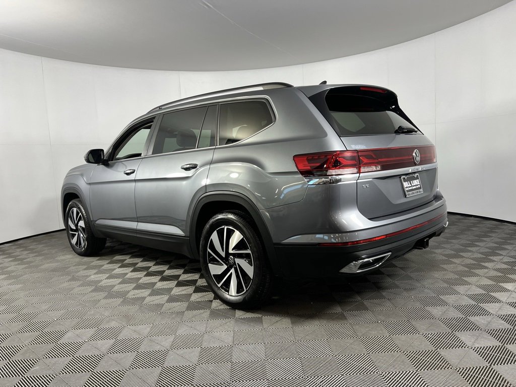 Used 2025 Volkswagen Atlas SE image 9