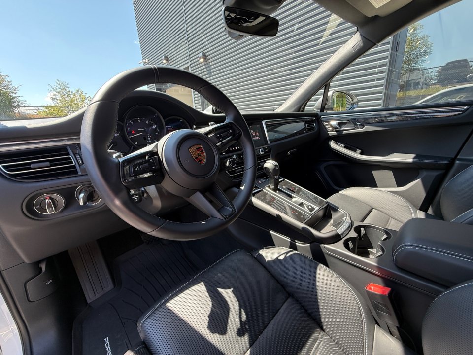 Certified 2026 Porsche Macan Turbo AWD/4WD image 12