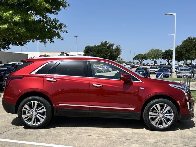 Used 2025 Cadillac XT5 Premium Luxury w/ Technology Package FWD image 3