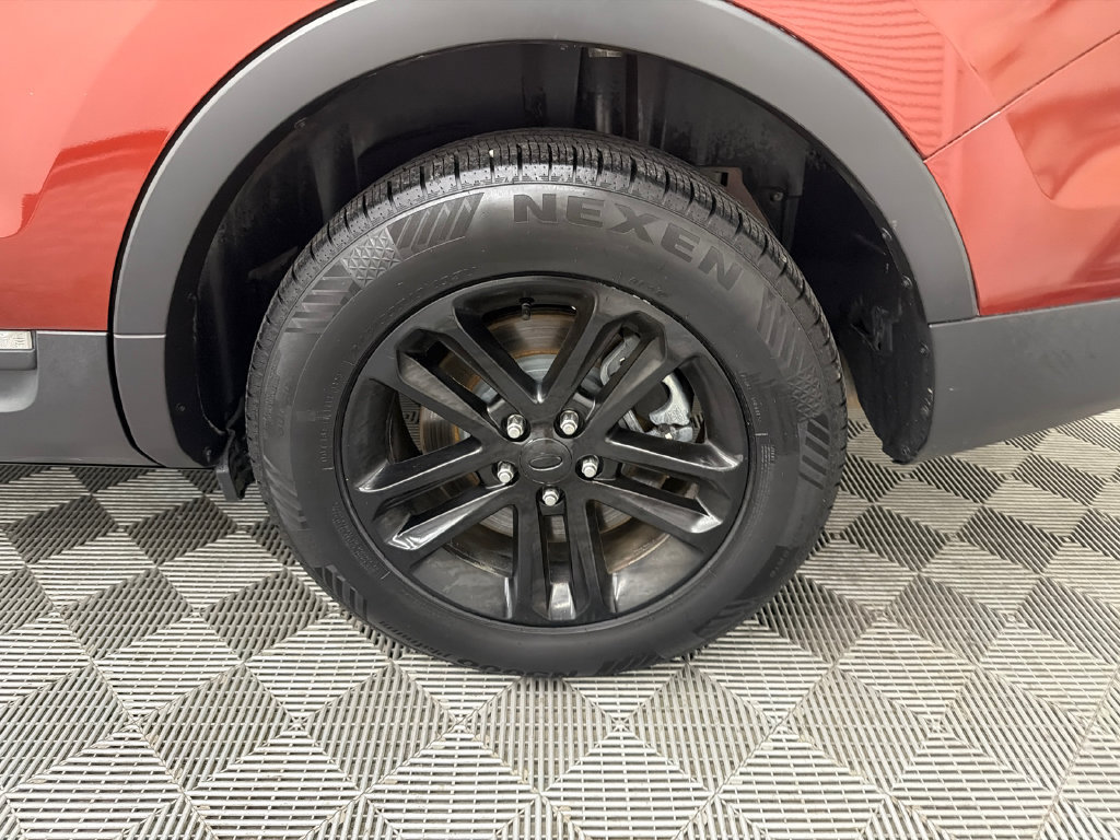 Used 2014 Ford Explorer XLT w/ Equipment Group 202A FWD image 21
