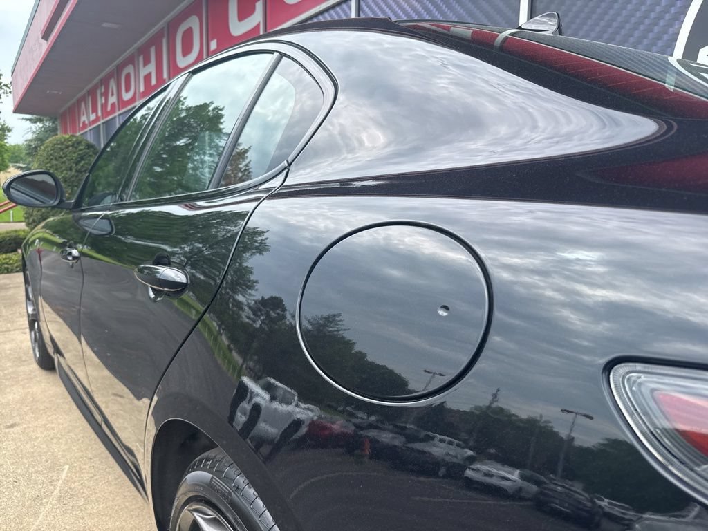 Used 2024 Alfa Romeo Giulia Ti w/ Performance Driving Package AWD/4WD image 17