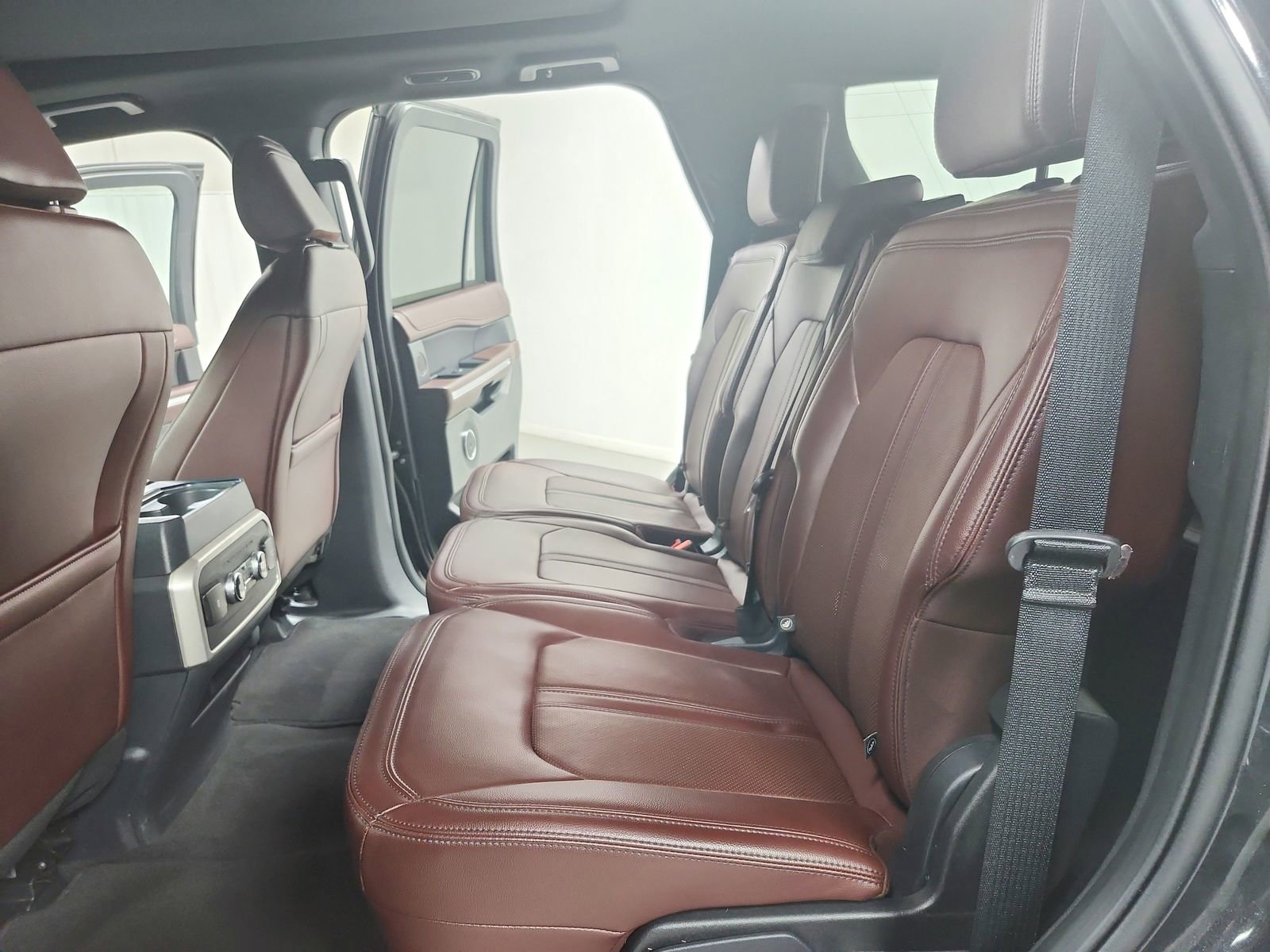 Used 2024 Ford Expedition Limited image 41