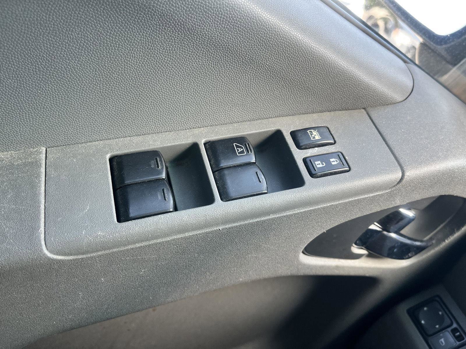 Used 2018 Nissan Frontier SV AWD/4WD image 22
