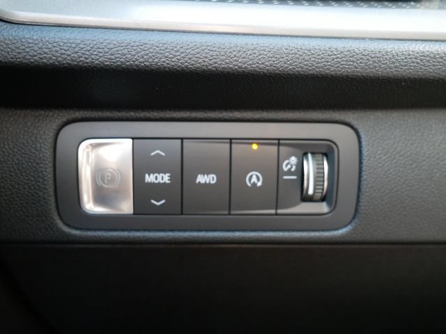 Used 2025 Chevrolet Traverse LT w/ Driver Confidence Package AWD/4WD image 20