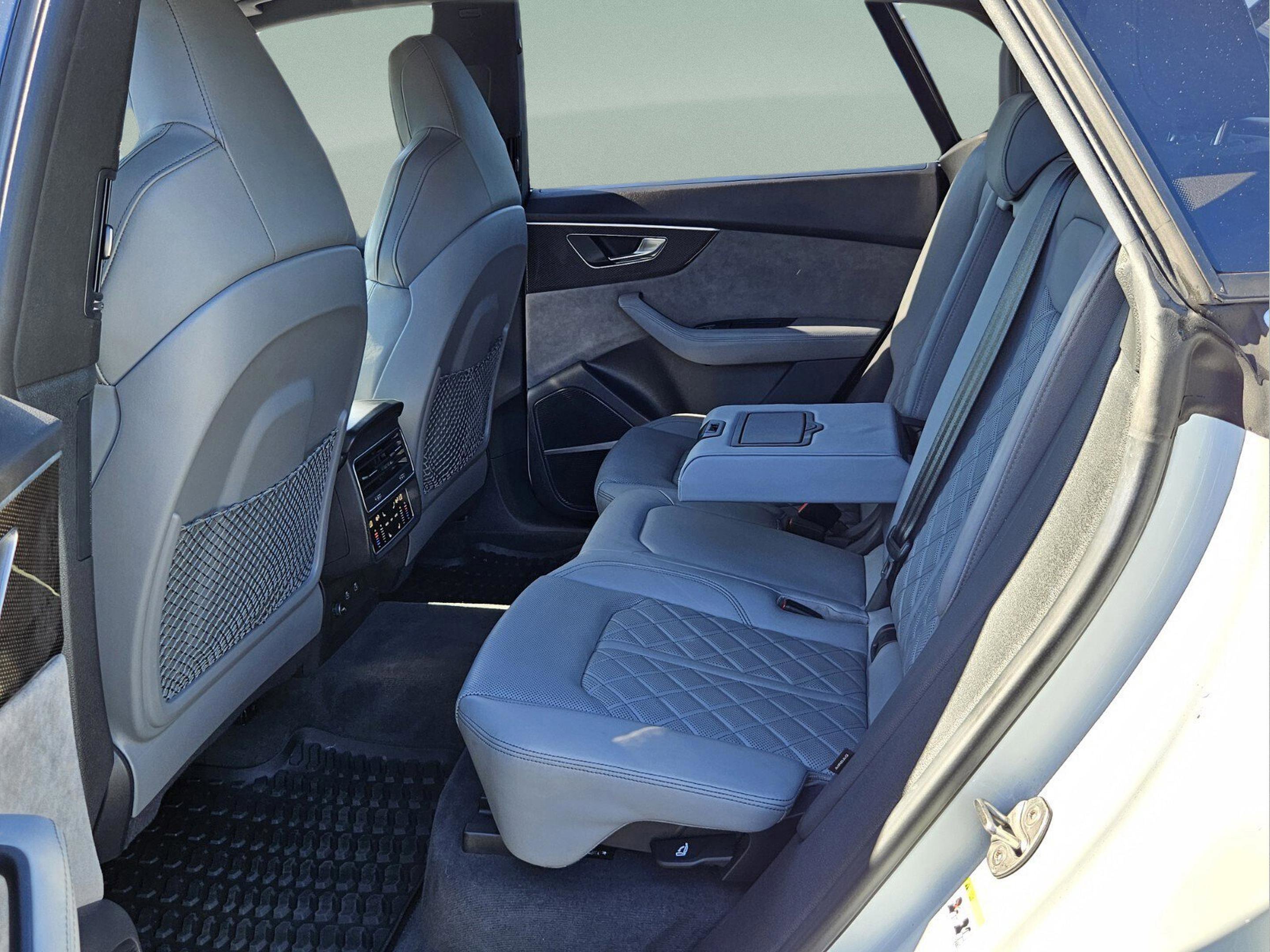 Used 2022 Audi SQ8 Prestige w/ Prestige Package image 43