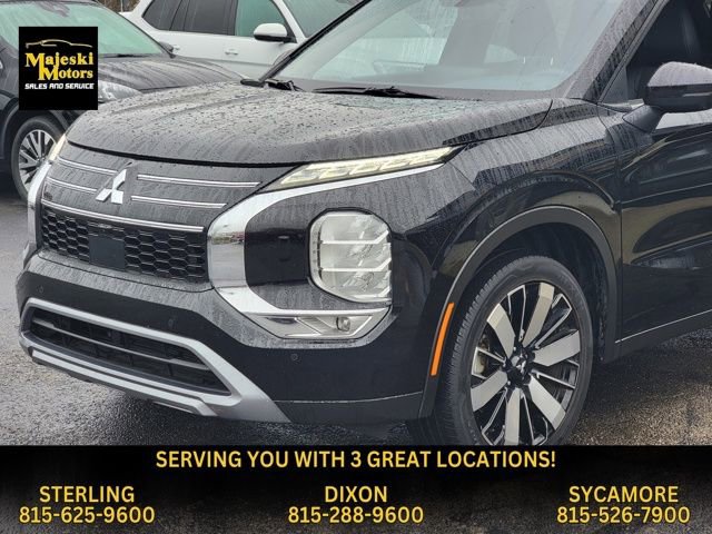 Used 2025 Mitsubishi Outlander SE image 18