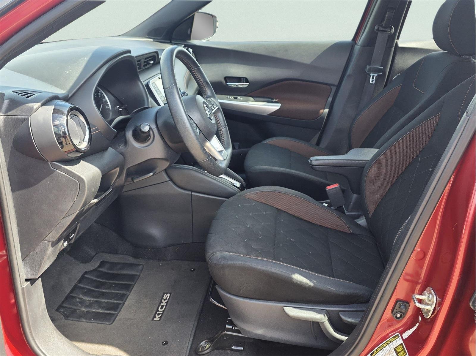 Used 2020 Nissan Kicks SR w/ Exterior Package FWD image 23