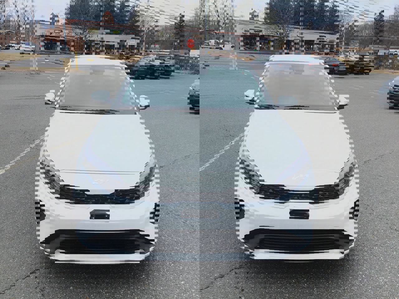 Used 2023 Kia Forte LXS image 3