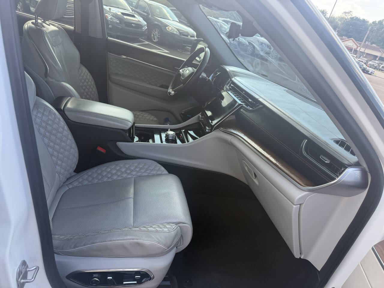 Used 2021 Jeep Grand Cherokee L Summit w/ Advanced Protech Group IV image 9