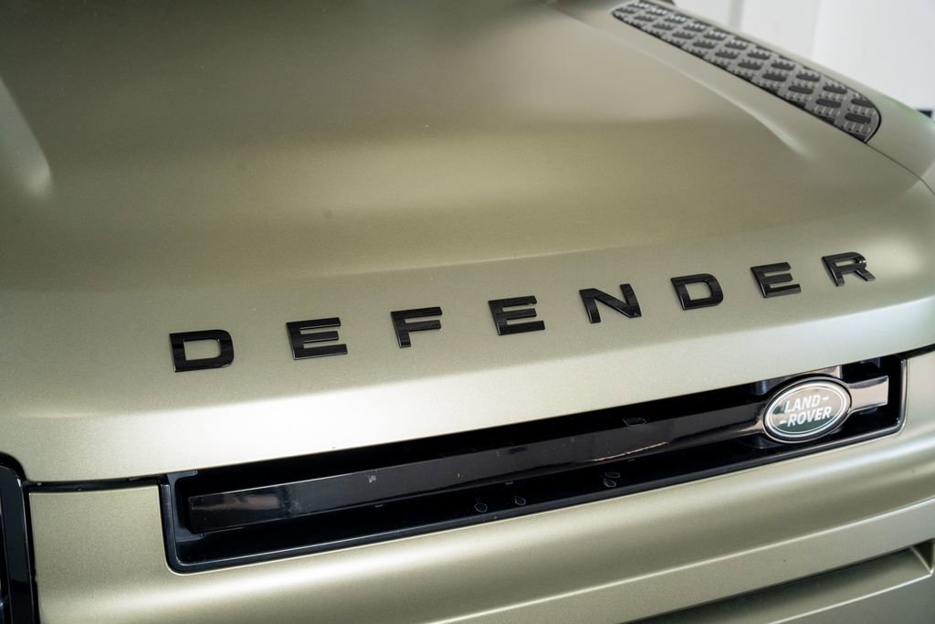 Used 2020 Land Rover Defender 110 SE AWD/4WD image 9