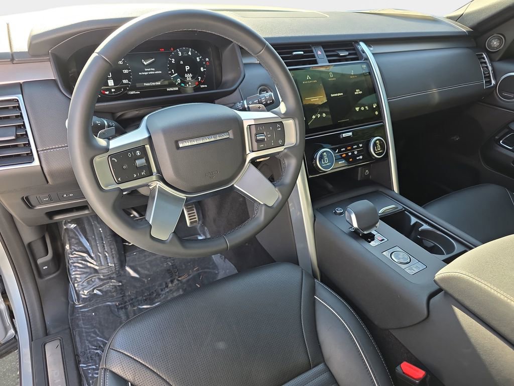 Certified 2024 Land Rover Discovery Dynamic SE AWD/4WD image 19
