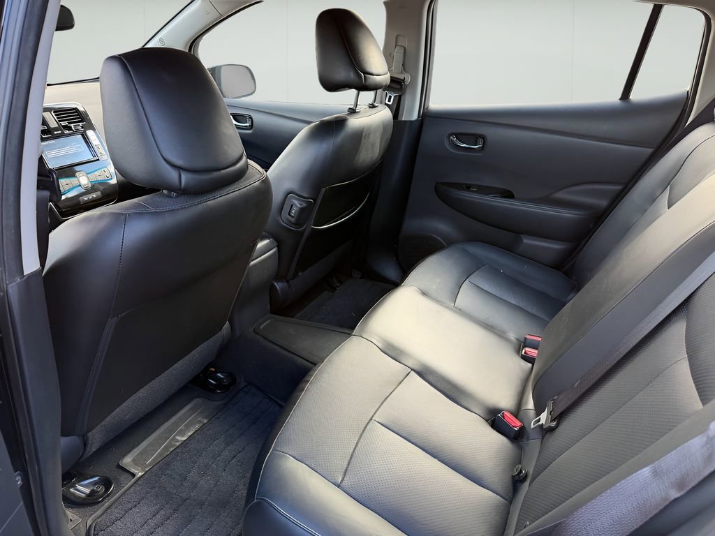 Used 2015 Nissan Leaf SL image 17