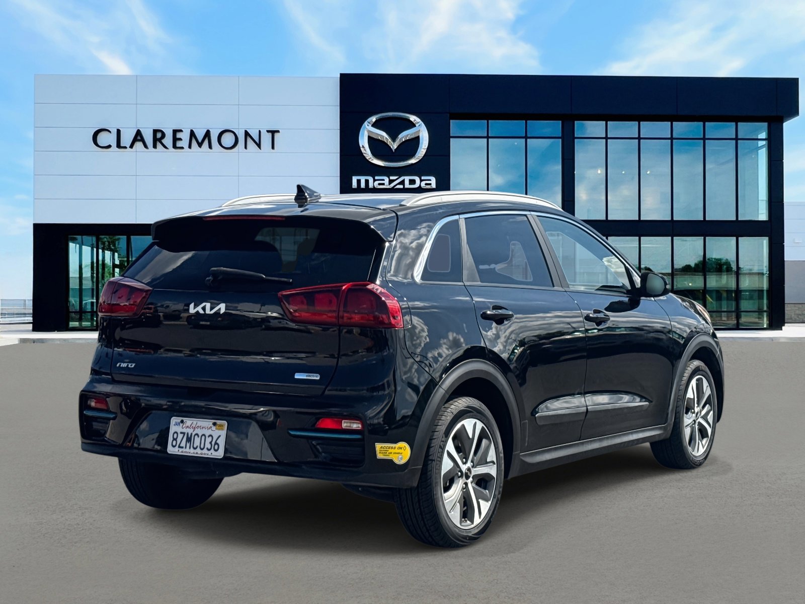 Used 2022 Kia Niro EX image 5