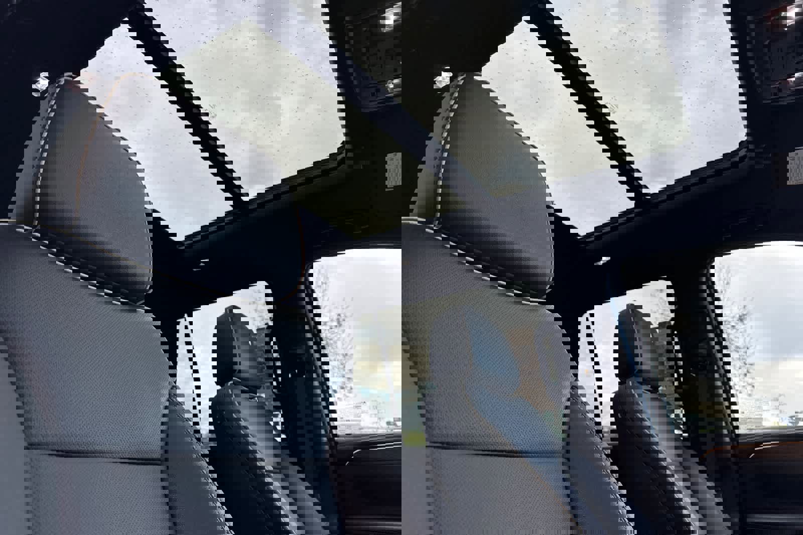 Used 2024 Chevrolet Tahoe Premier w/ Premium Package image 17