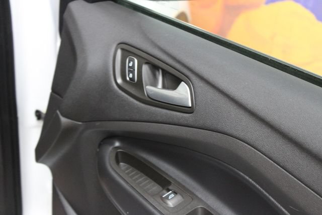 Used 2019 Ford Escape SE w/ Ford Safe & Smart Package AWD/4WD image 11