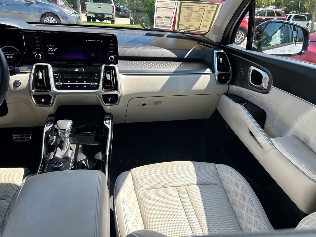 Used 2023 Kia Sorento SX AWD/4WD image 11