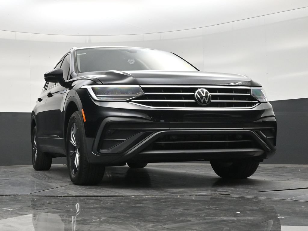 Used 2023 Volkswagen Tiguan SE FWD image 25