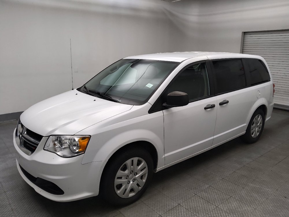 Used 2019 Dodge Grand Caravan SE FWD image 2