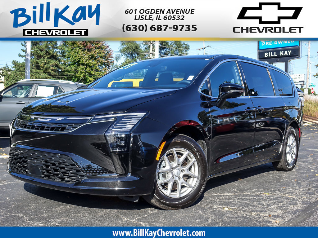 Used 2027 Chrysler Pacifica Select