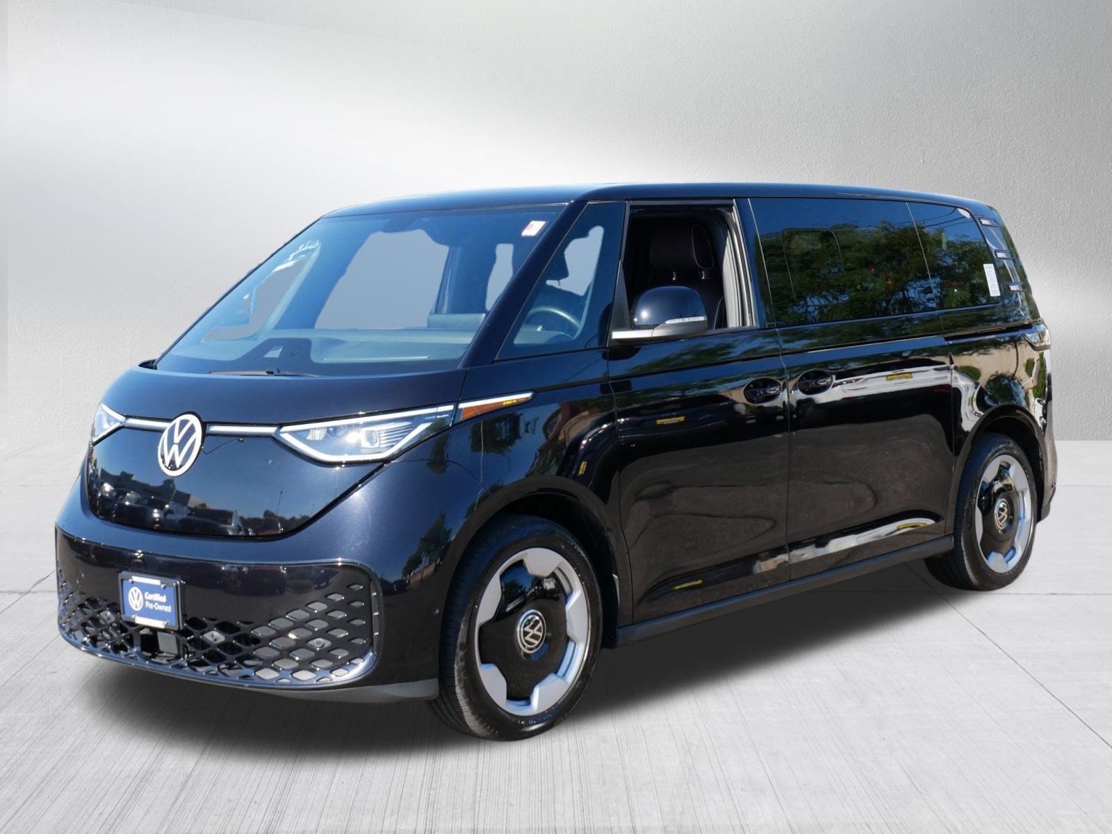 Certified 2025 Volkswagen ID. Buzz Pro S RWD image 3