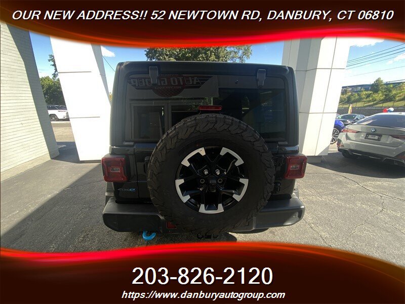 Used 2024 Jeep Wrangler Unlimited Rubicon 4xe w/ Technology Group AWD/4WD image 4