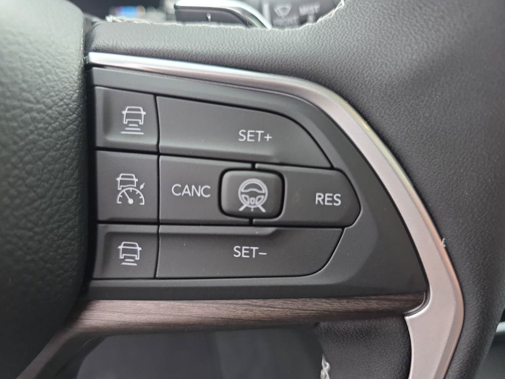 New 2027 Jeep Grand Cherokee Limited w/ Limited Altitude Package AWD/4WD image 18