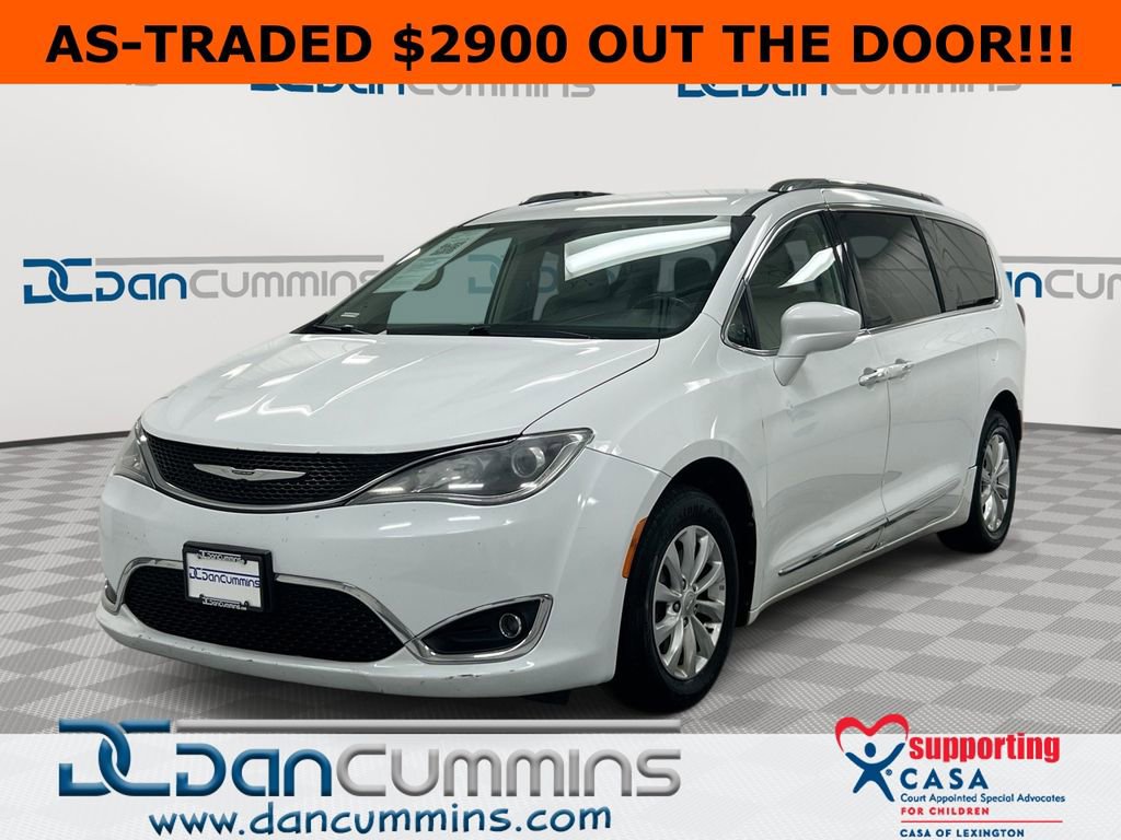 Used 2018 Chrysler Pacifica Touring-L FWD image 1