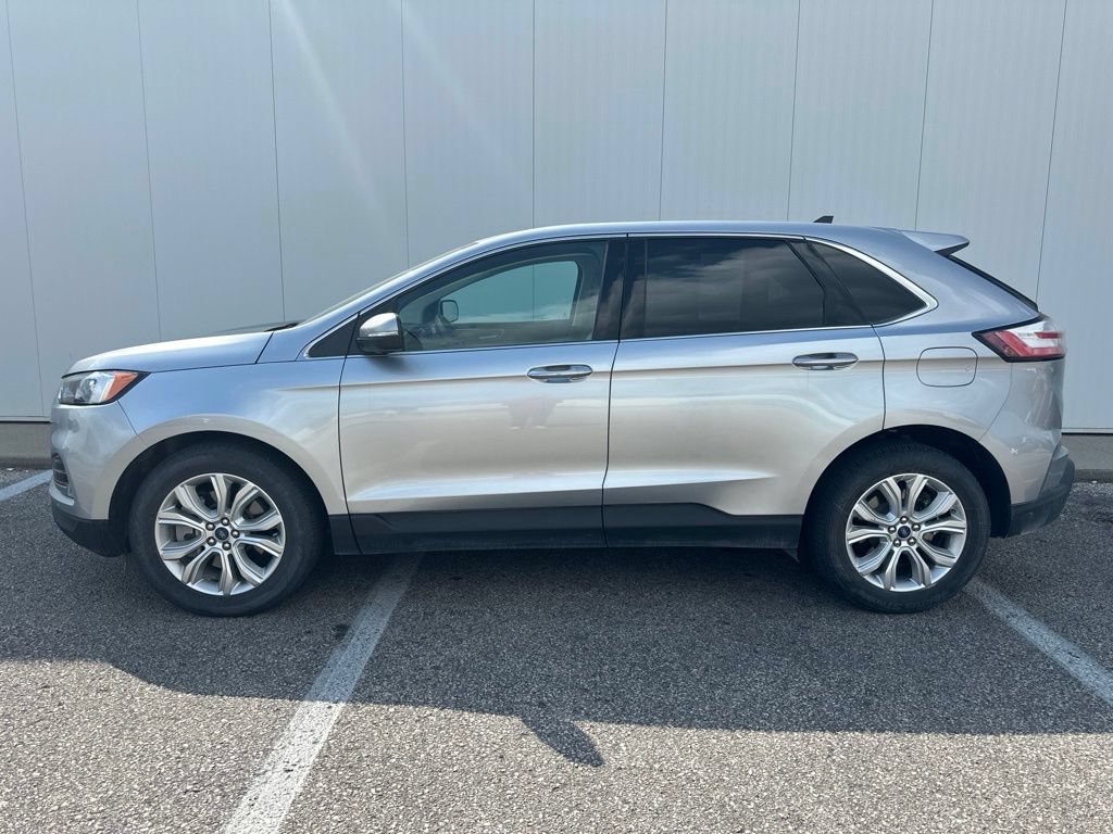 Used 2022 Ford Edge Titanium AWD/4WD image 3