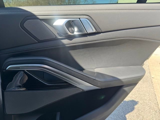 New 2026 BMW X6 xDrive40i AWD/4WD image 23