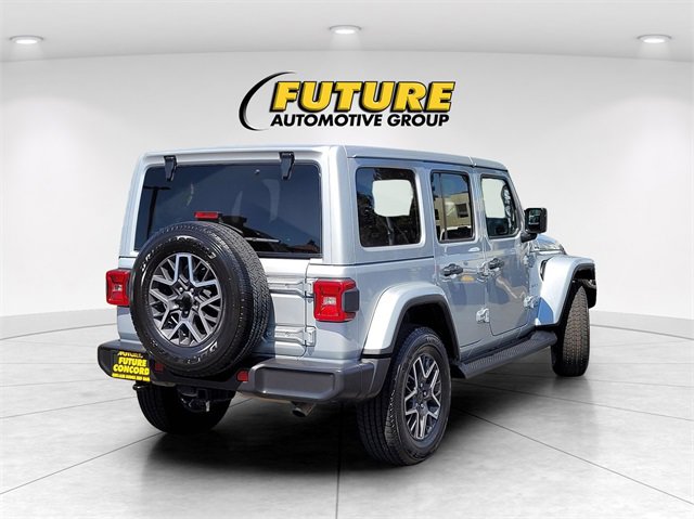 Used 2024 Jeep Wrangler Sahara image 5