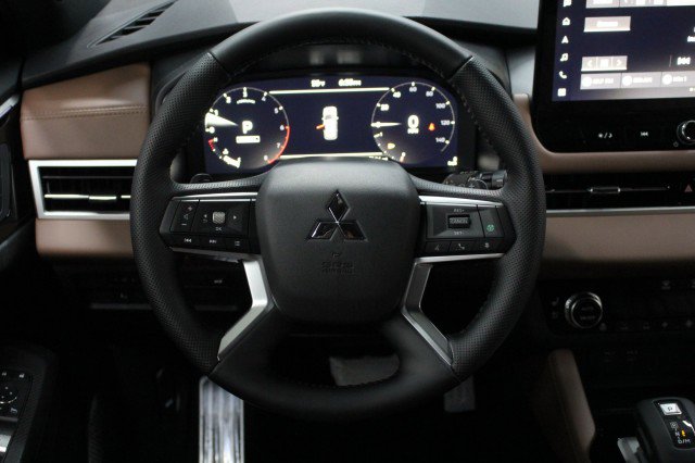 New 2026 Mitsubishi Outlander SEL image 21