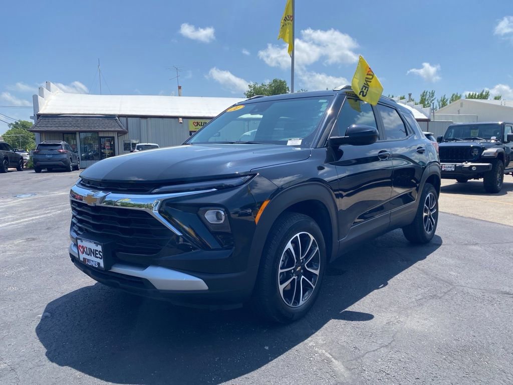 Used 2024 Chevrolet TrailBlazer LT w/ Driver Confidence Package image 11